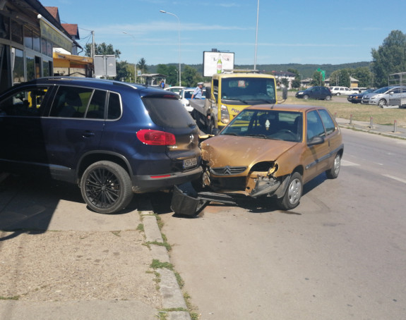 Dvije nezgode u Banjaluci: Ima povrijeđenih
