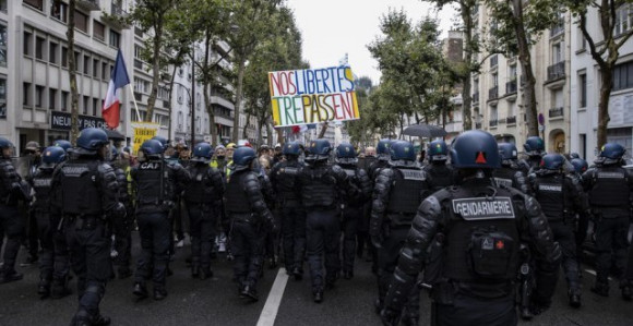 Haos u Francuskoj, više od 230 hiljada ljudi izašlo na ulice