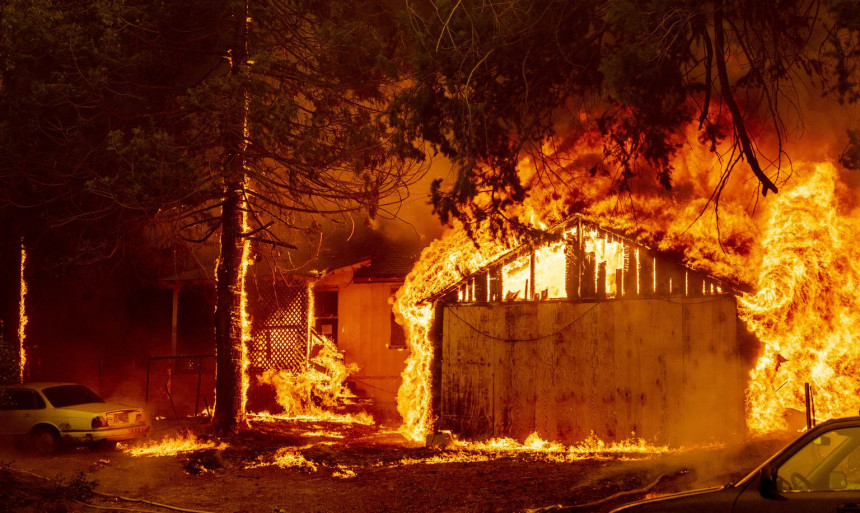 Požar "Diksi" potpuno uništio grad Grinvil