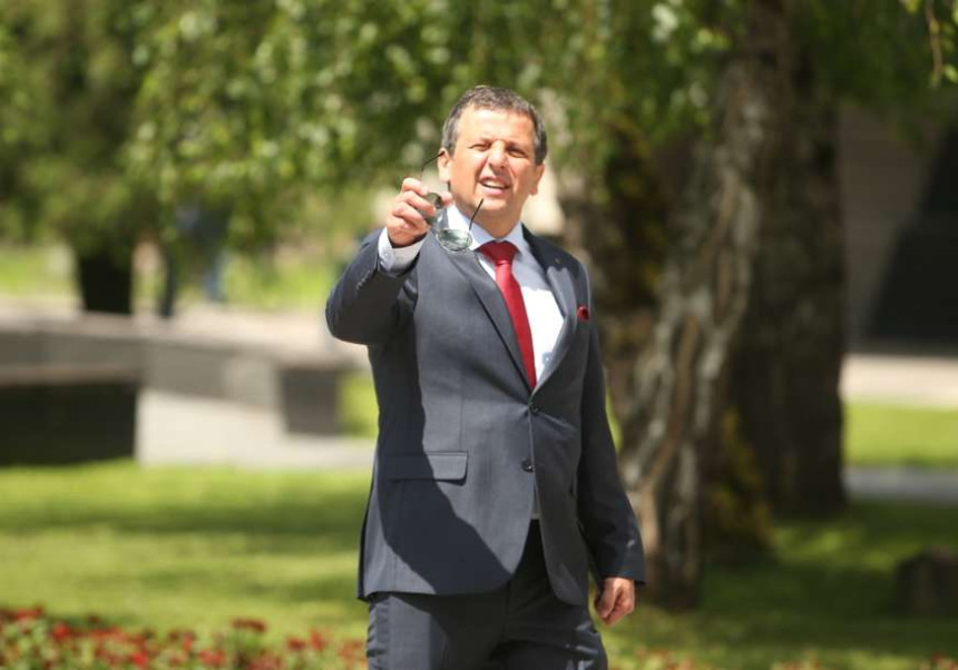 Vukanović opleo po Dodiku: "Moćnici ga drže u šaci"
