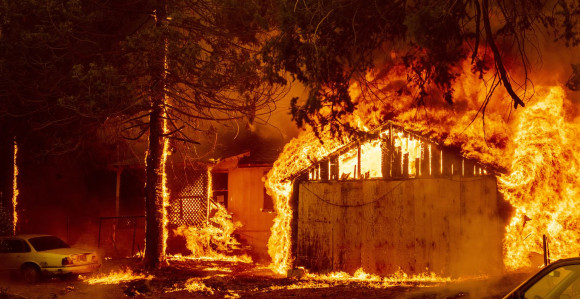 Požar "Diksi" potpuno uništio grad Grinvil