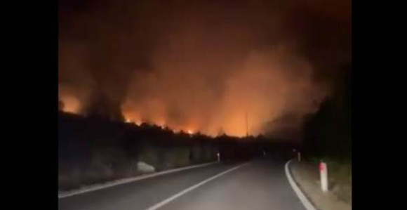 Došlo je do prekida saobraćaja prema Trebinju zbog požara
