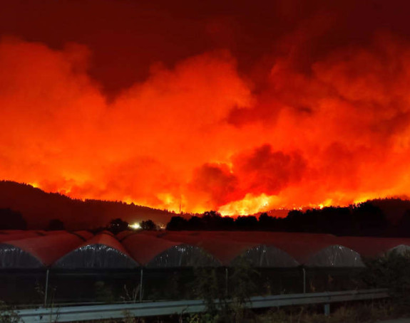 I dalje bukte požari, stiže pomoć Grčkoj