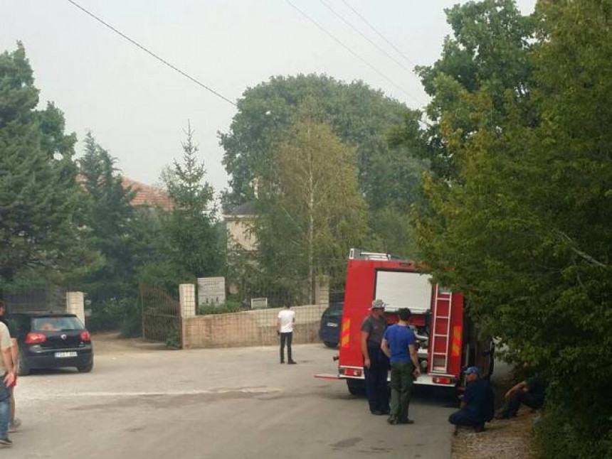 Narod se podigao: Manastir Dobrićevo odbranjen od požara 
