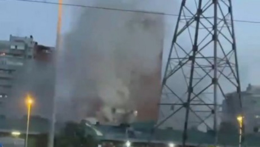 Gori tržni centar u Bloku 70 u Novom Beogradu VIDEO