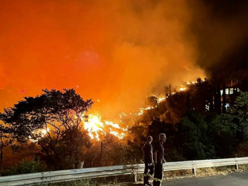 Пожари у Италији: Евакуисана насеља око Рима (ВИДЕО)