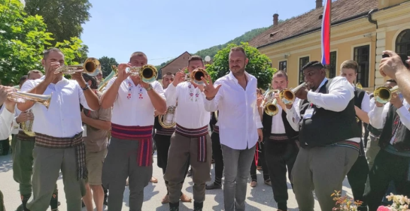 Zagrmile trube u Guči: Otvoren 60. jubilarni Sabor