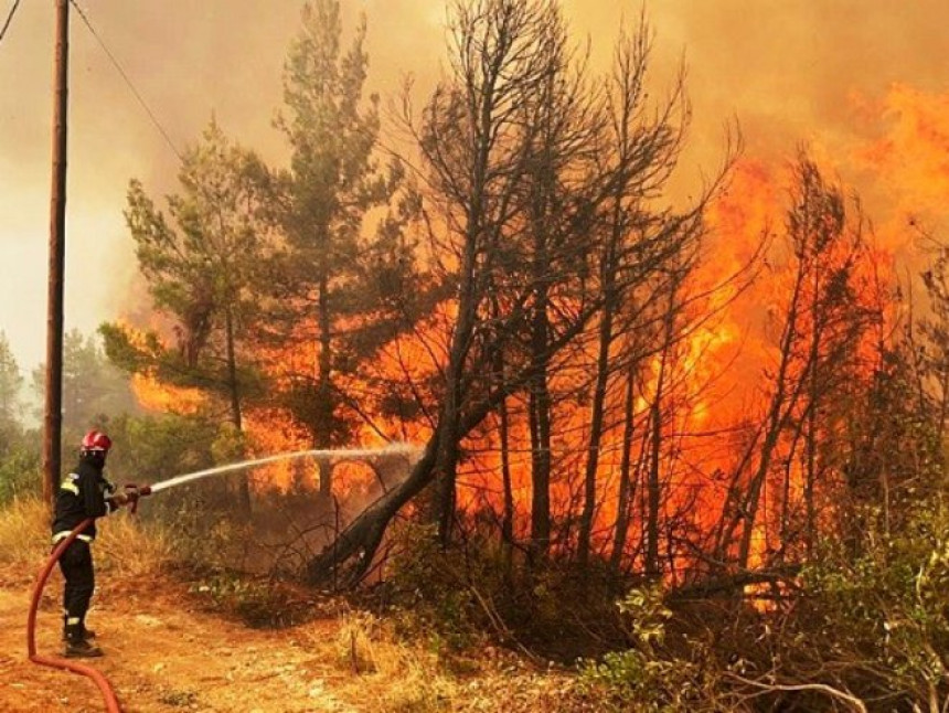 Novi požar na Eviji, poziv za mještane da se evakuišu