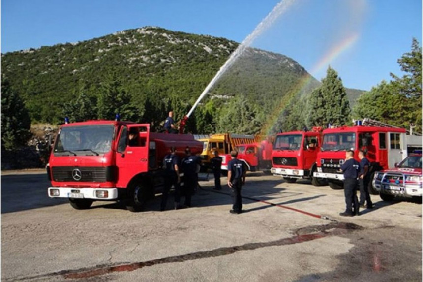 Buknuo požar kod Neuma: Dim se nadvio nad gradom