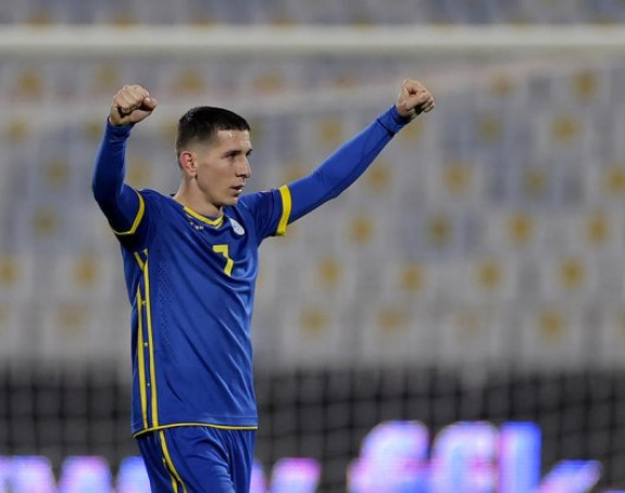 Kosovski fudbaler iz Dinama srušio se na teren