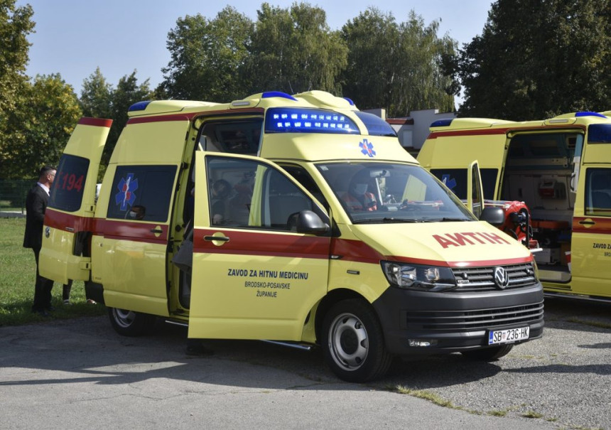 Udes putničkog autobusa, 50 putnika povrijeđeno