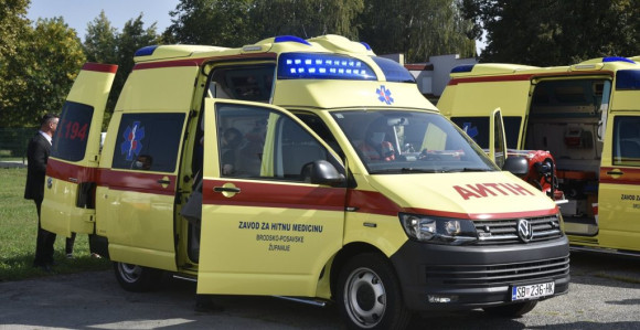 Udes putničkog autobusa, 50 putnika povrijeđeno