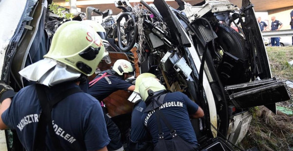 Mađarska: Osmoro mrtvih u prevrtanju autobusa