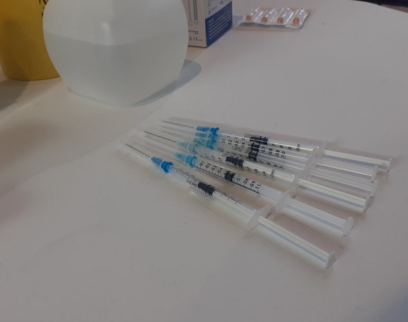 U utorak počinje davanje treće doze vakcine