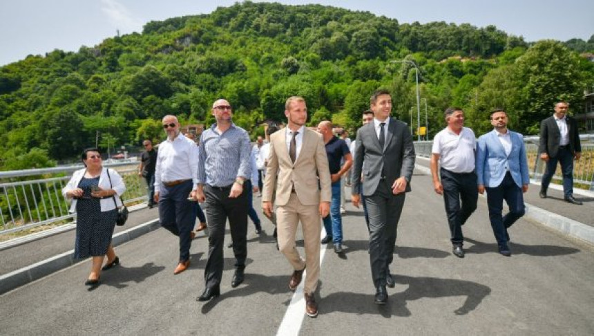 Након пуштања у саобраћај, за мост још 300.000 КМ