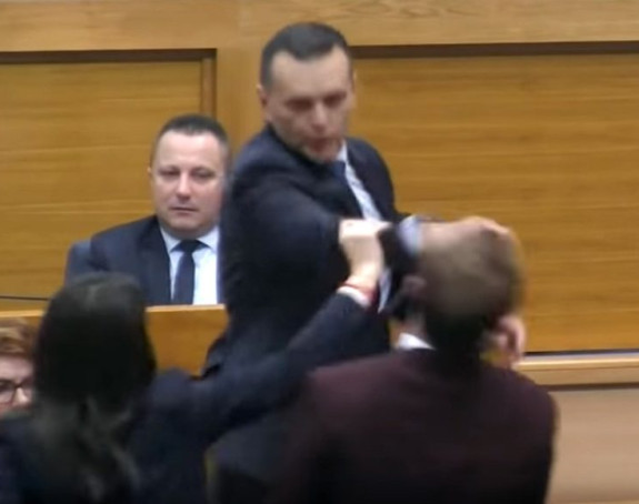 Одгођено рочиште о изјашњењу о кривици министра Лукача