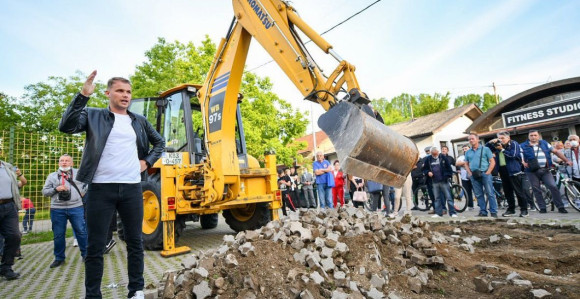 Srebrenka, koliko srebrenjaka košta odbrana Kajaka?