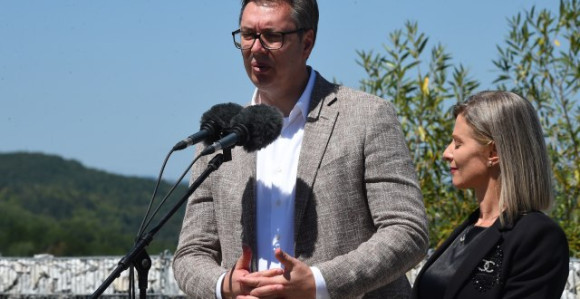 Vučić otkrio da će primiti i treću dozu vakcine