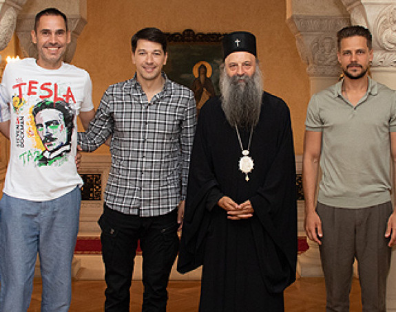 Patrijarh Porfirije objavio fotografiju sa prijateljima