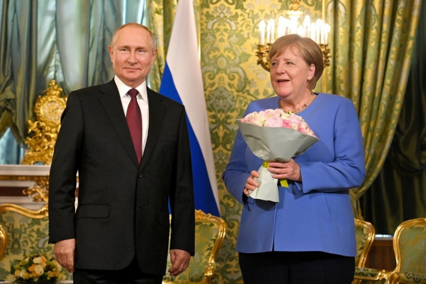 Nakon sastanka Merkel i Putina: Hoće li Šmit zadržati bonska ovlaštenja