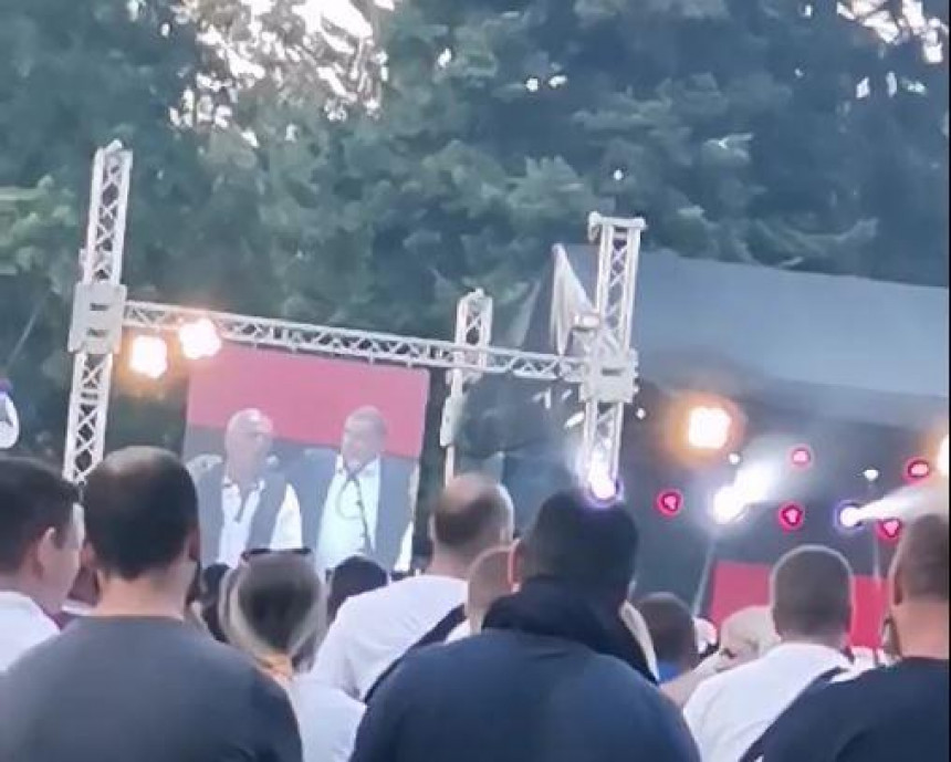 Dodik na Mrakovici: Ustaj mala zora je...(VIDEO)