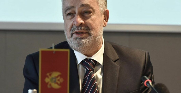 Đukanović ima obavezu da poštuje Ustav i čuva mir