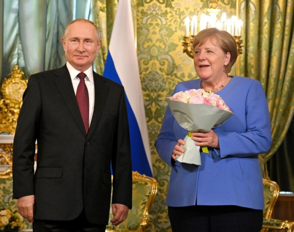 Nakon sastanka Merkel i Putina: Hoće li Šmit zadržati bonska ovlaštenja