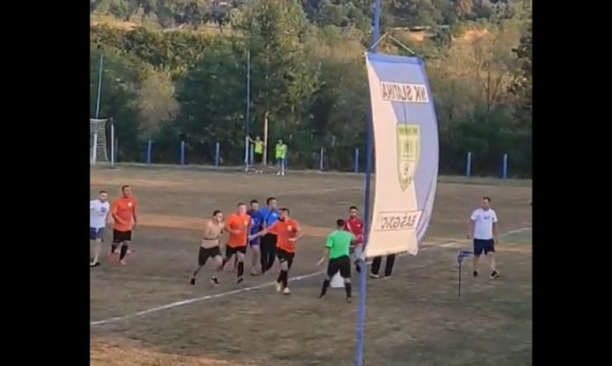 Navijači tukli sudije na stadionu kod Živinica