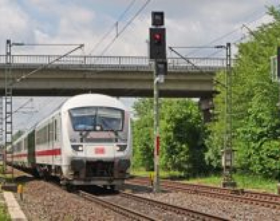 У Њемачкој стали возови због штрајка машиновођа