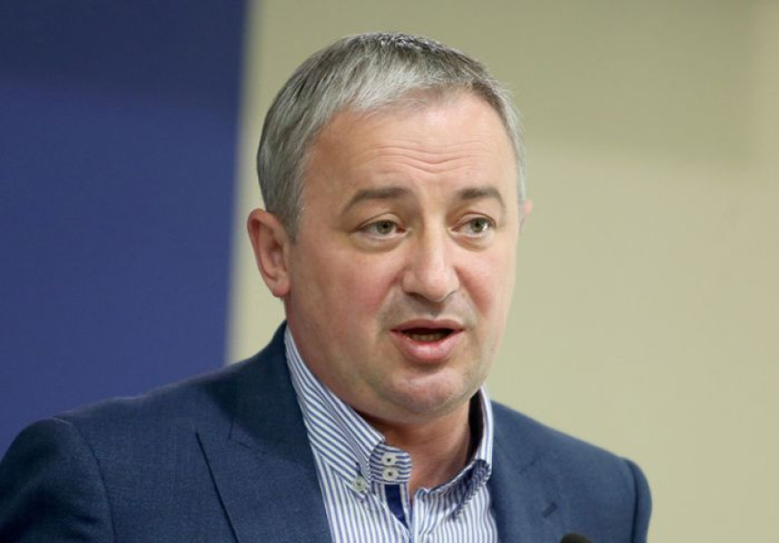 Vlast treba riješiti pitanje nametnutog "Inckovog zakona"