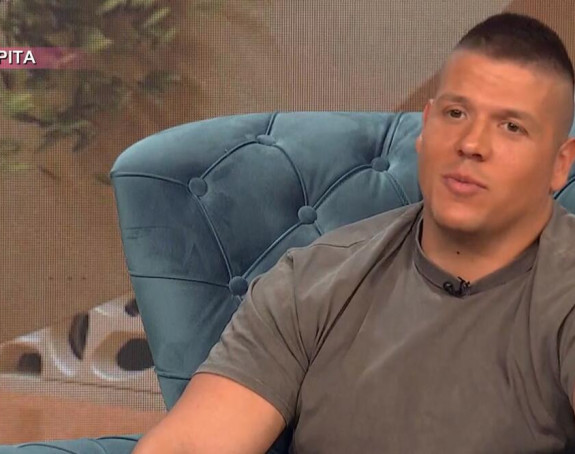 Sloba doživeo blam na nastupu kad ga je devojka uhvatila za međunožje na bini!