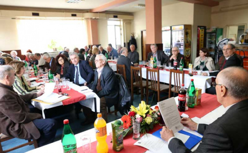 Udruženje penzionera i dalje zarobljeno u raljama SNSD-a