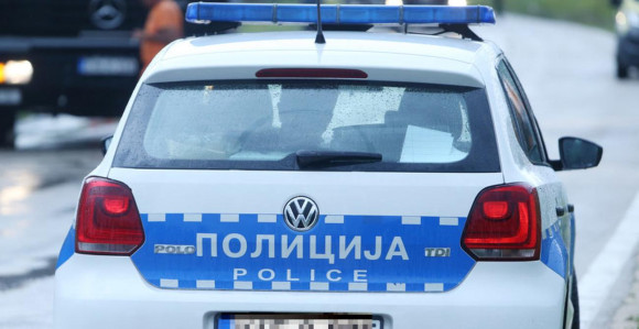 Banjaluka: Sjekirom oštetio paket i vozilo brze pošte