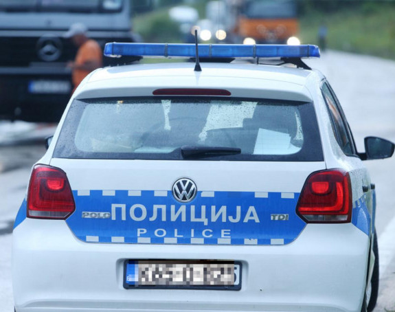Banjaluka: Sjekirom oštetio paket i vozilo brze pošte