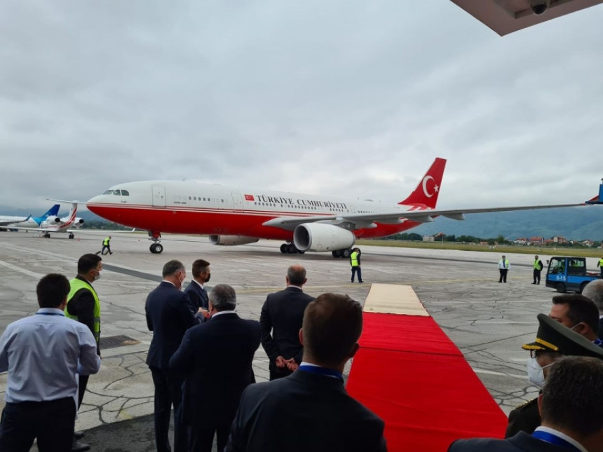 Turski predsjednik sa deleagcijom stigao u Sarajevo
