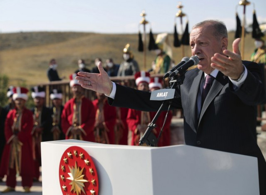 Erdogan prošetao Baščaršijom, Sarajlije oduševljene