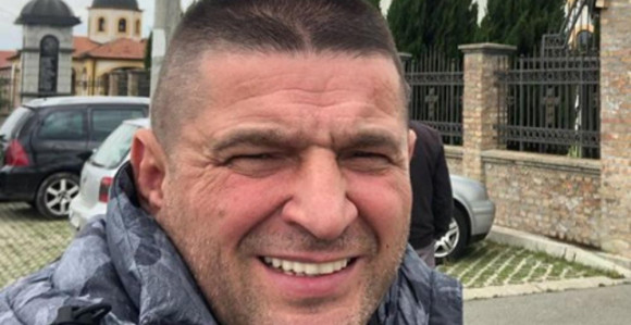 Komšije i prijatelji sređuju srušenu kuću Baje Malog Knindže!