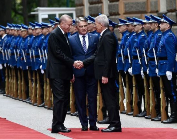 Erdogan stigao u Predsjedništvo, evo ko ga je dočekao