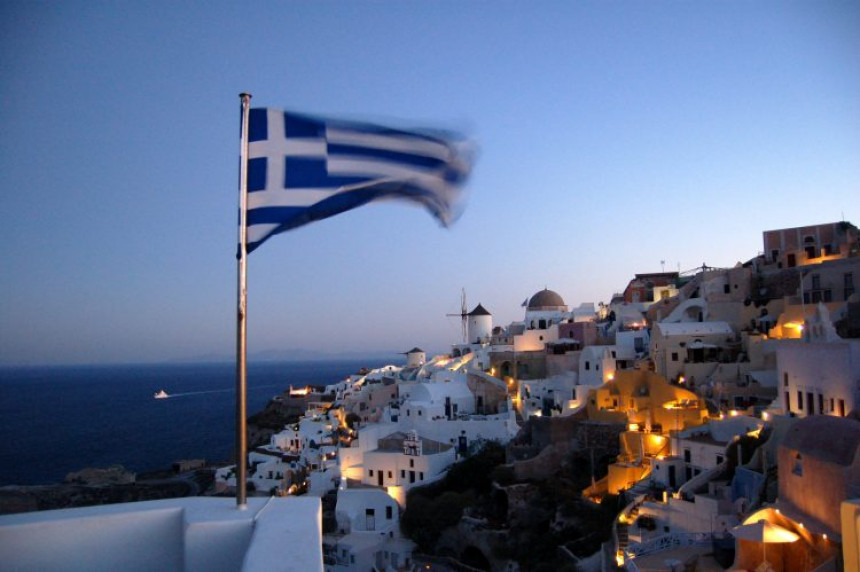Грчка разматра опције за обавезну вакцинацију