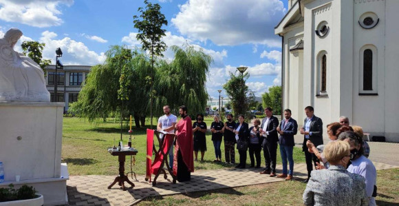 Превазићи препреке и подјеле да жртве нађу спокој и мир