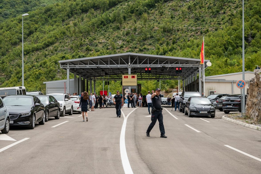 Албанија: Нове мјере за улазак, од сутра полицијски час