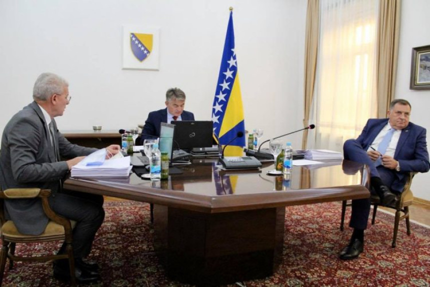 Dodik na sjednici prvi put nakon najavljene blokade