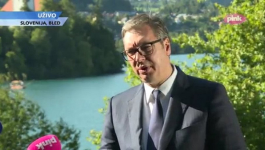 Vučić razgovarao sa Šmitom, u najavi novi susret