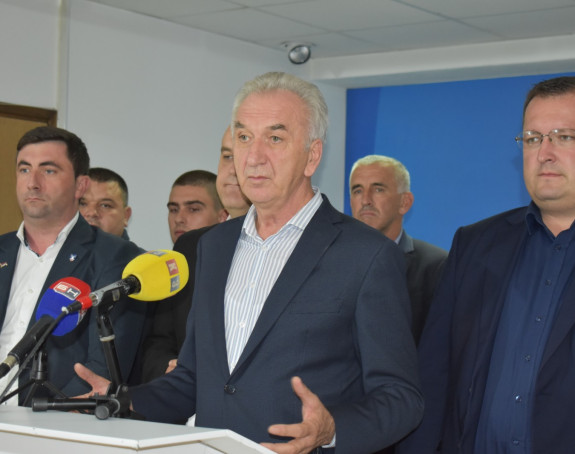 Maćehinski odnos republičke vlasti prema lokalnim zajednicama