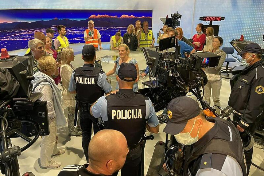 Demonstranti sinoć upali u zgradu RTV Slovenije