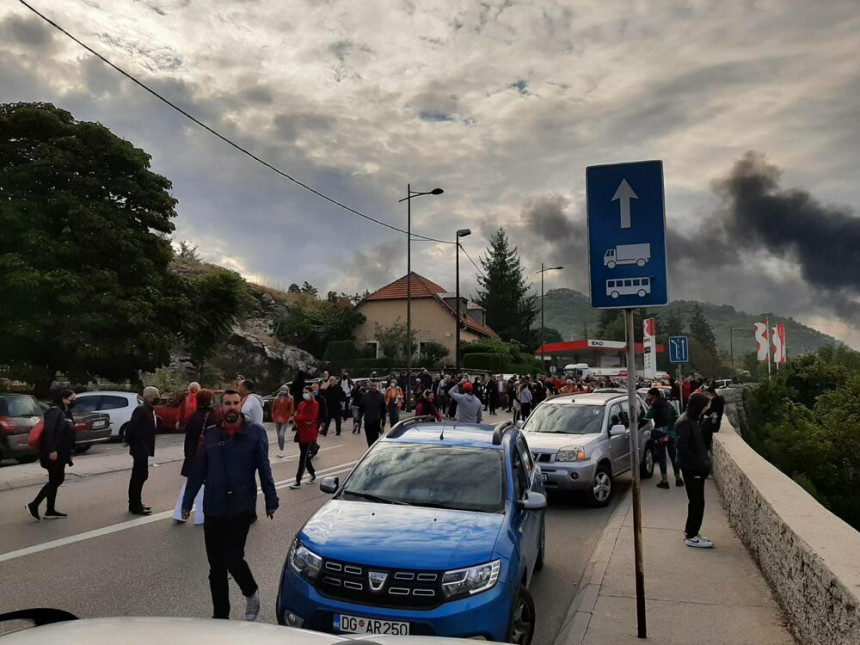 Policija dala rok demonstrantima da se povuku
