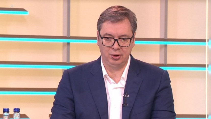 Vučić čestitao Krivokapiću u vezi ustoličenja Joanikija