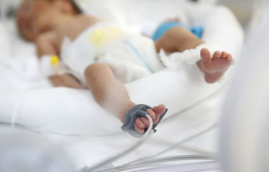 Tuga okovala Kosmet: Umrla beba i porodilja 