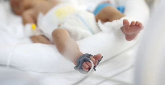 Tuga okovala Kosmet: Umrla beba i porodilja 