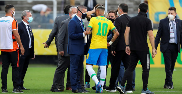 Prekinut meč Brazila i Argentine! (VIDEO)